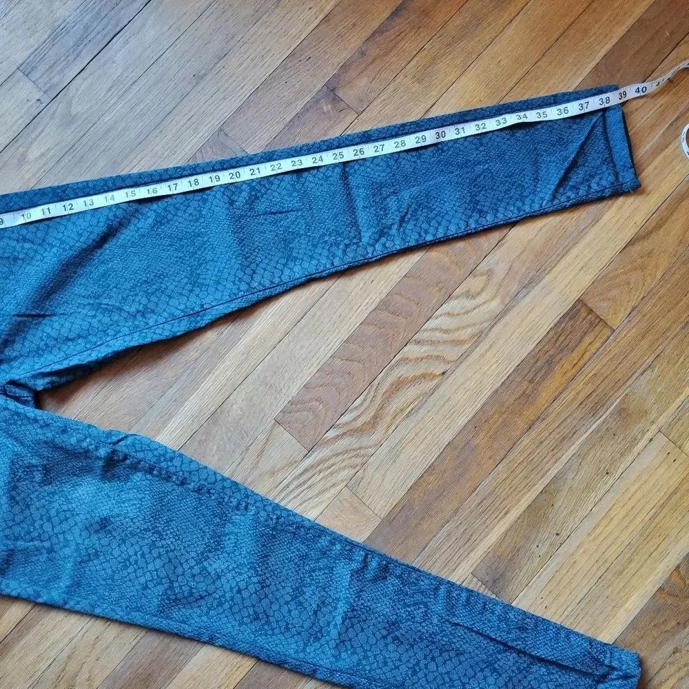 Mossimo blue snakesprint mid‎ rise skinny denim leggings size 4 NWT